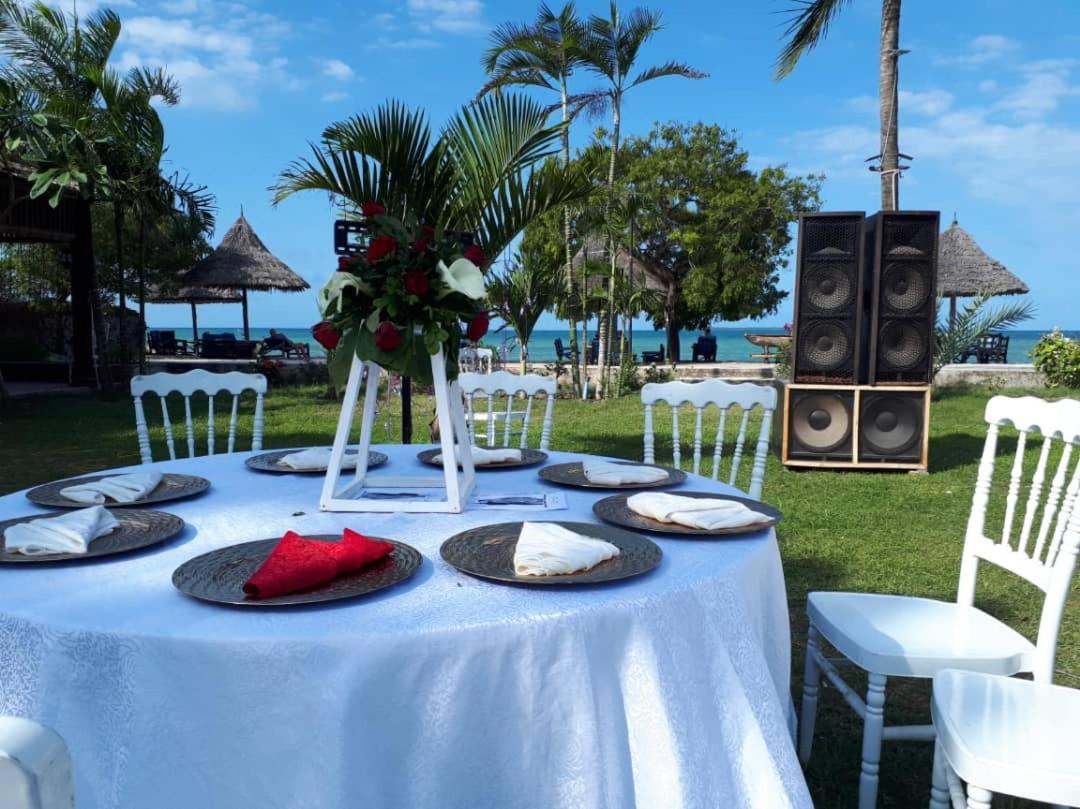 Kijiji Beach Resort Dar es Salaam Buitenkant foto