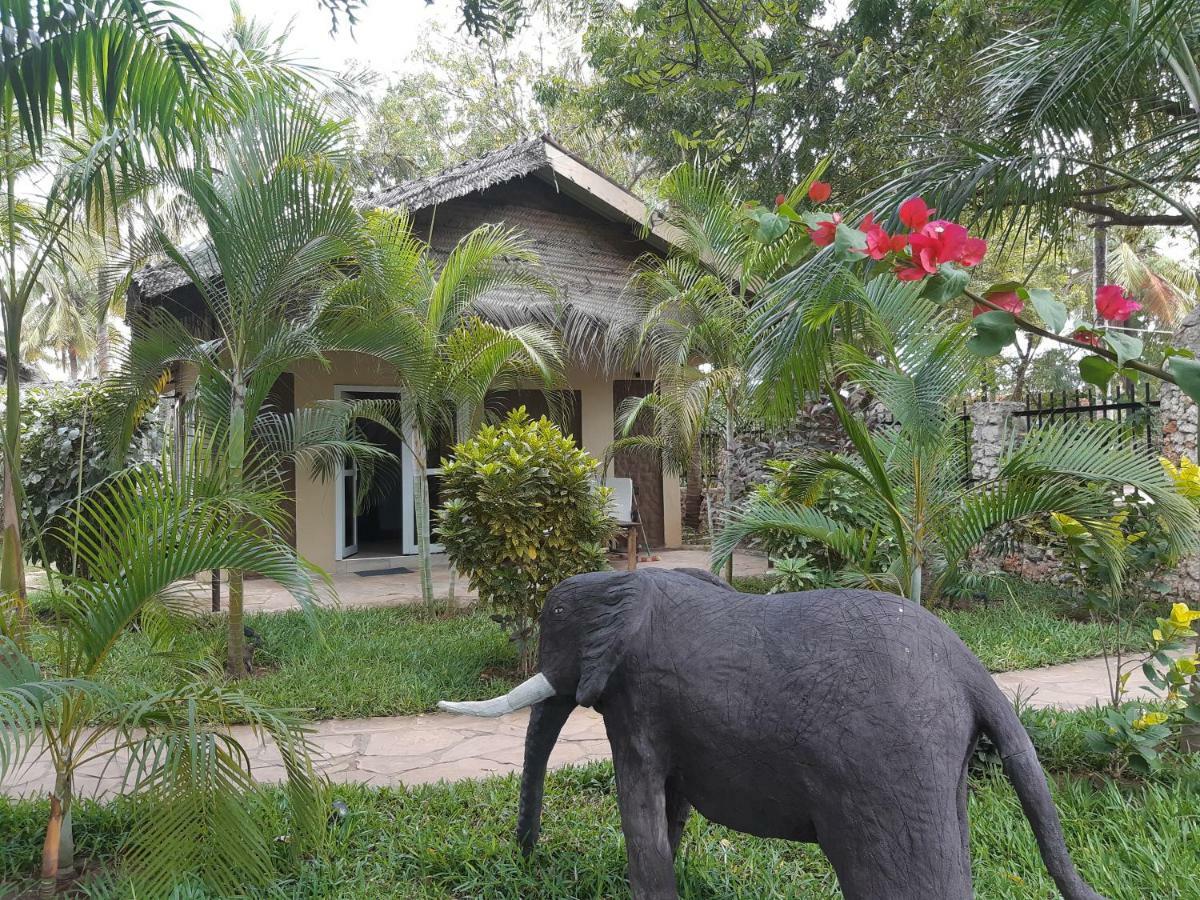 Kijiji Beach Resort Dar es Salaam Buitenkant foto